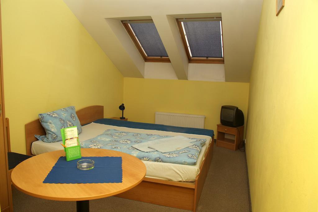 Mondeo Prague Hotel Quarto foto